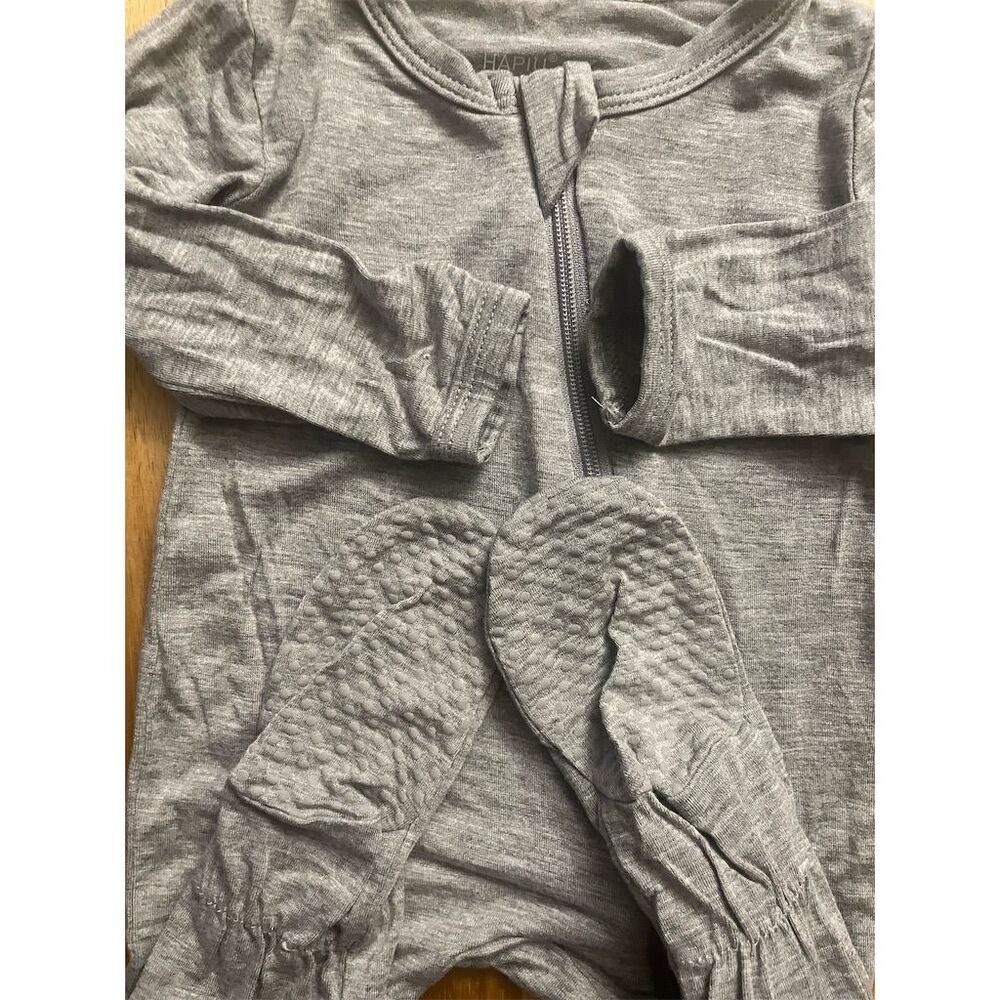 Hapiu Baby Unisex Gray Newborn Bamboo Zipper Romper - Picture 2 of 4